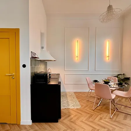 Apartman Stacja Fabryczna *