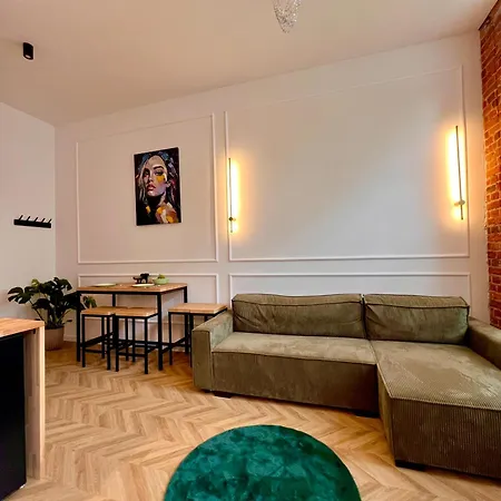 Apartman Stacja Fabryczna *