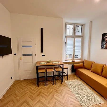 Apartman Stacja Fabryczna *